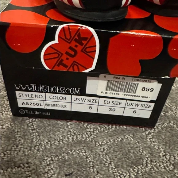 T.U.K Red and White Cat Face Shoes - Picture 7 of 7